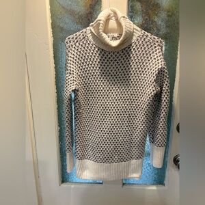Patterned Turtleneck Sweater XS